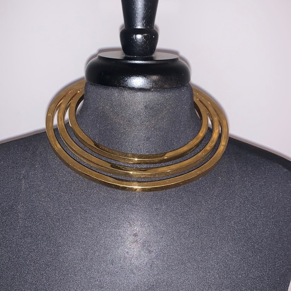 Jewelry - Gold Cutout Collar Necklace